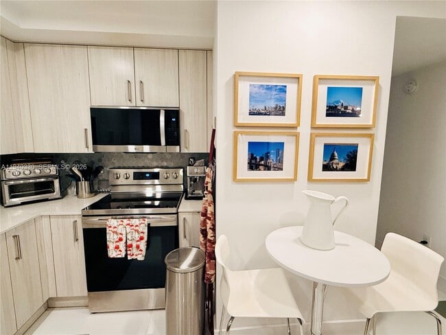 Building Photo - 10950 NW 82nd St