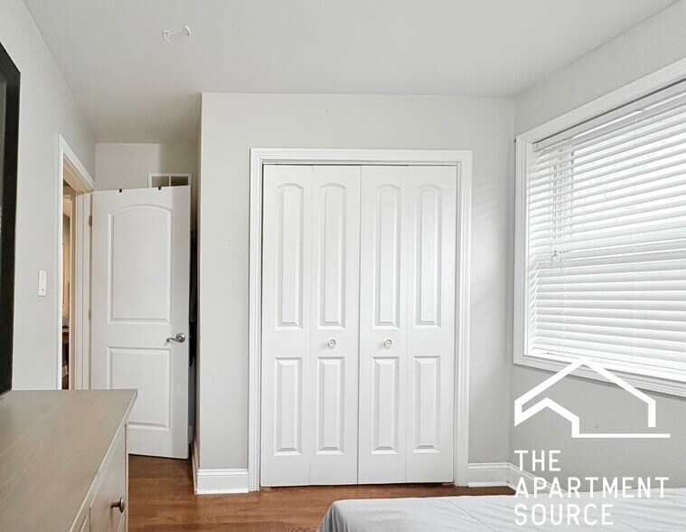 Building Photo - 8108 S 85th Ave