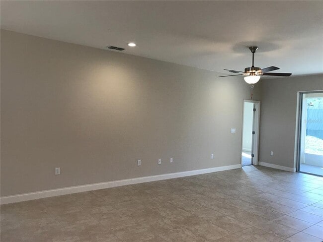 Building Photo - 3338 Pearly Dr