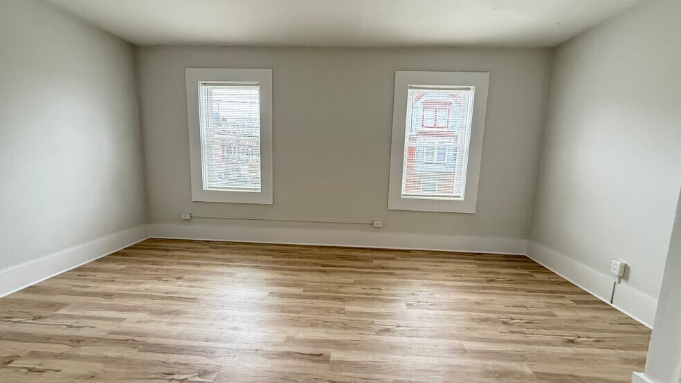 Building Photo - 1024 W 8th St