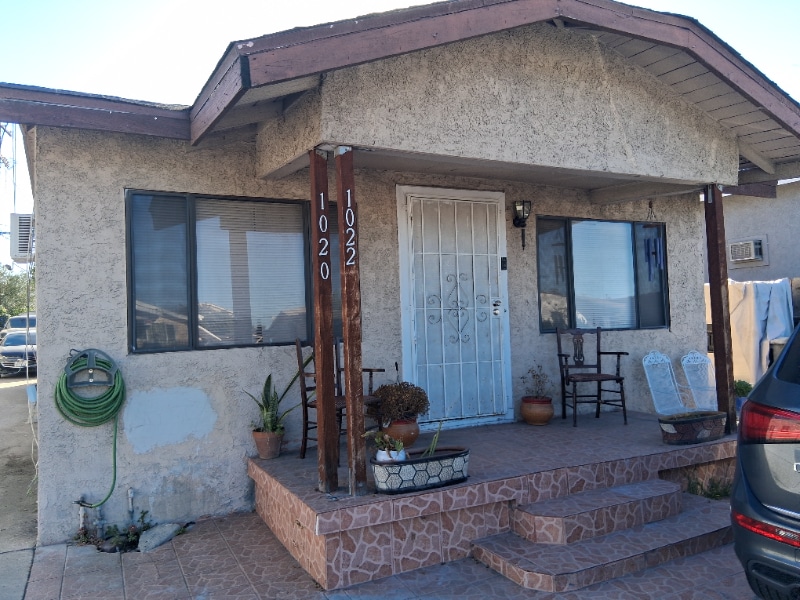 Building Photo - 1022 S Vancouver Ave