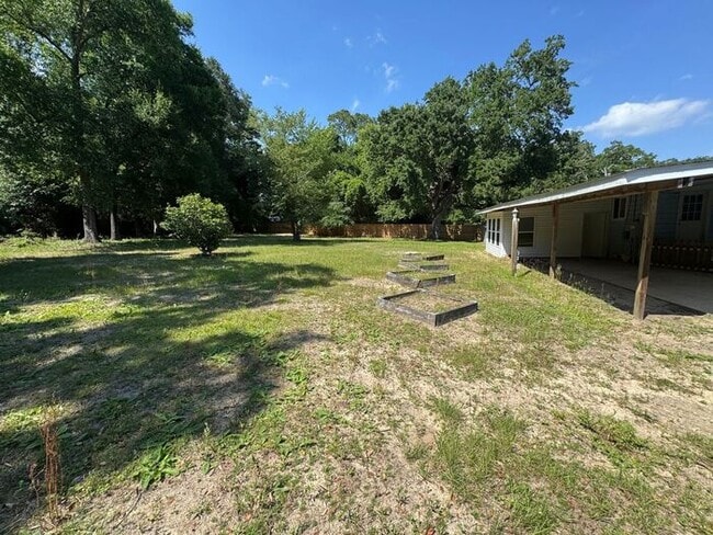 Building Photo - Pensacola - 2 bedroom, 2 bathroom w/ sunro...