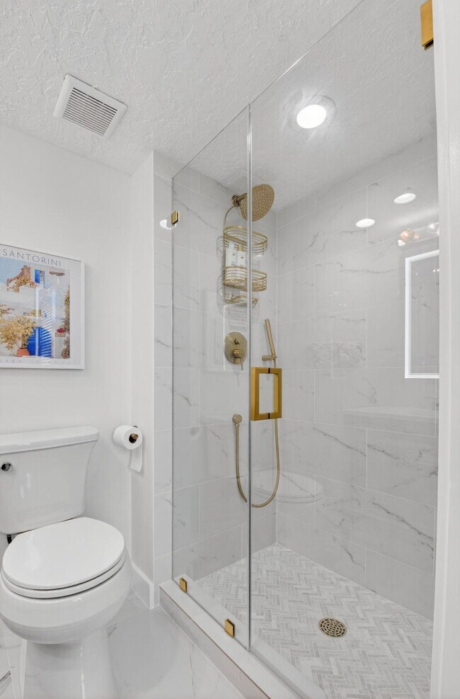 Building Photo - 7455 Glendevon Ln