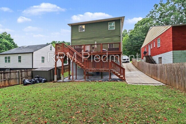 Building Photo - 1356 Chambers Ave