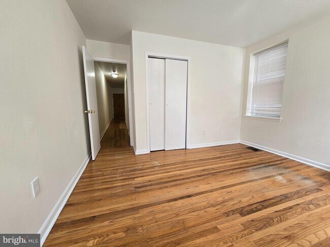 Building Photo - 623 N 32nd St