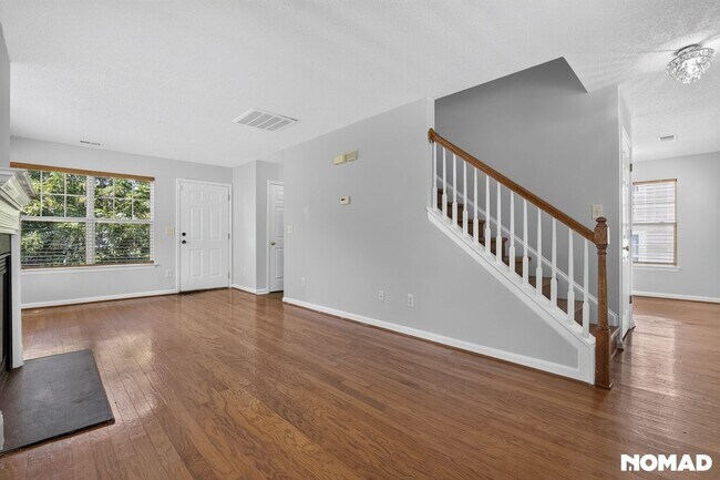 Building Photo - 805 Hopewell St