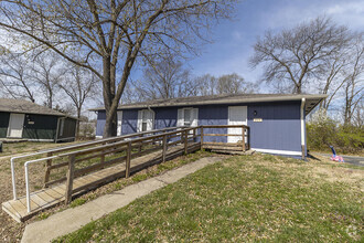 Building Photo - 215 Wheaton Ct