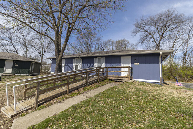 Primary Photo - 215 Wheaton Ct