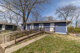 Building Photo - 215 Wheaton Ct
