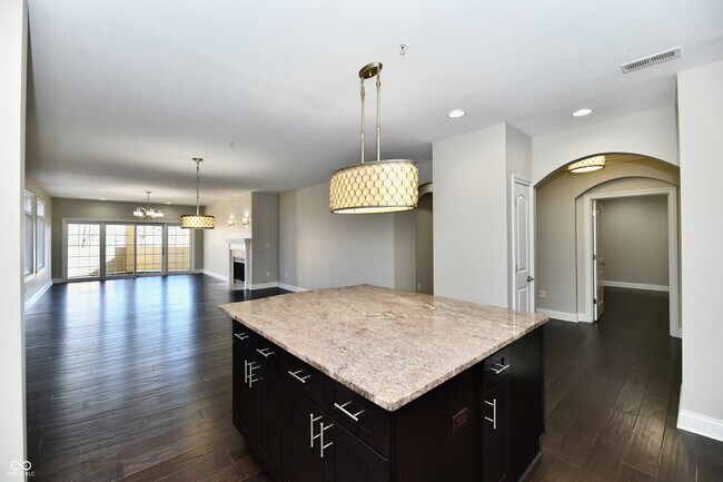 Building Photo - 8555 One W Dr