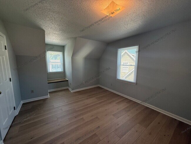 Building Photo - 127 Edgedale Ct
