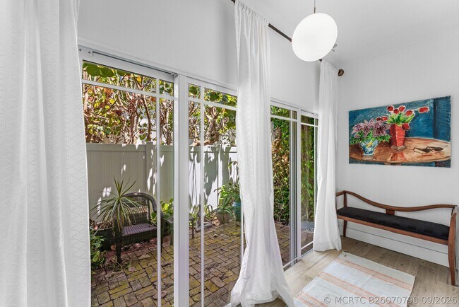 Building Photo - 5505 N Ocean Blvd