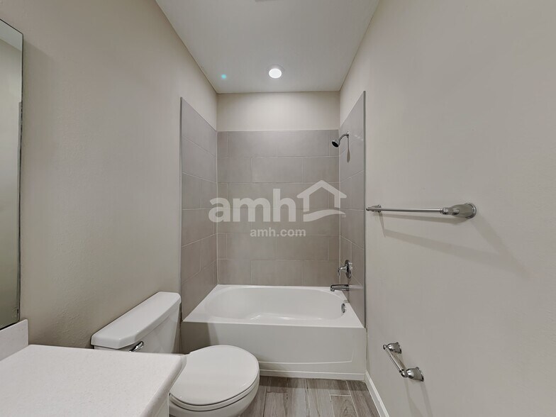 Building Photo - 16173 Alison Creek Dr