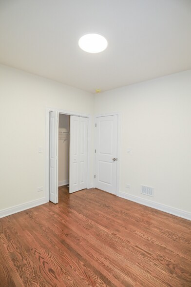 Building Photo - 2342 N Lawndale Ave