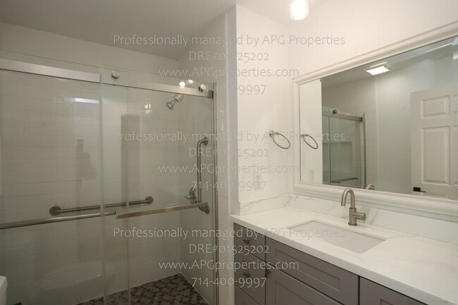 Building Photo - 829 N Elmwood St