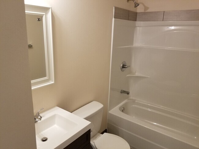 Building Photo - 434 Eagles Way