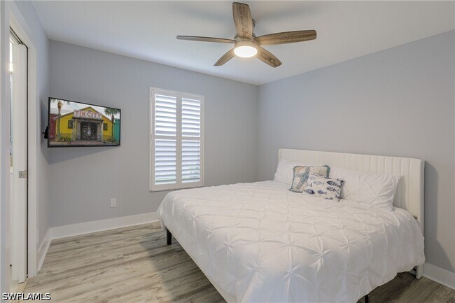 Building Photo - 8654 Mustang Dr