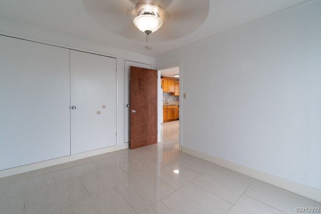 Building Photo - 1 Bed/1 Bath Corner Unit Condo at Melelani...