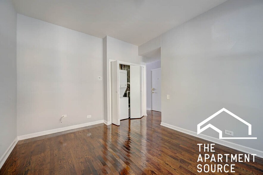 Building Photo - 1311 W Leland Ave