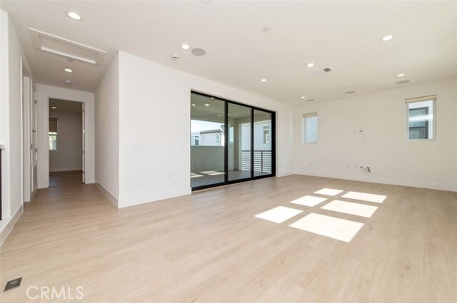 Building Photo - 228 Stage