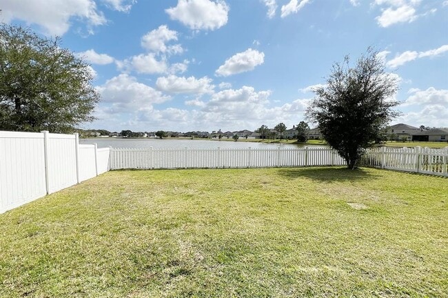 Building Photo - 1604 Thetford Cir