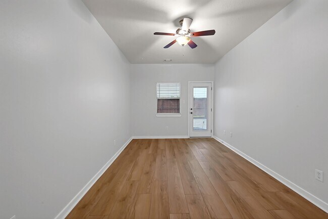Building Photo - 5416 Kiam St