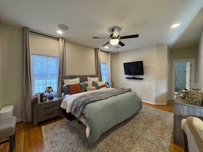 Building Photo - 329 Woodbrook Run