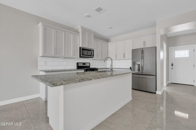 Building Photo - 815 TS Daniel Cadena Dr