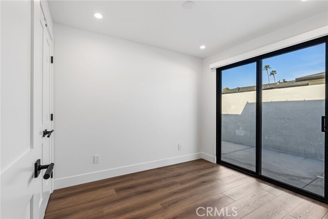 Building Photo - 251 Costa Mesa St