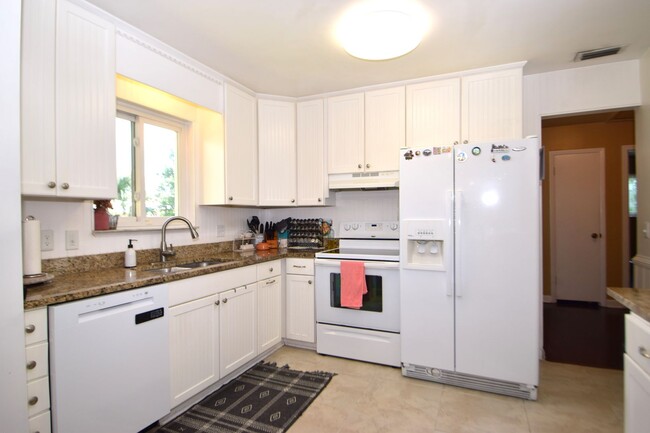 Building Photo - Wonderful Home in the Heart of My Old Arli...
