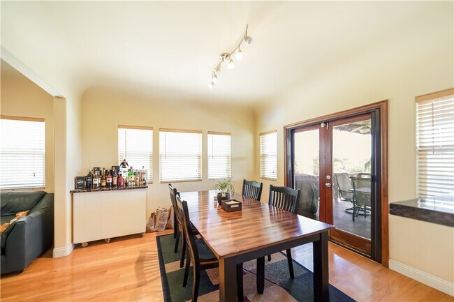 Building Photo - 2168 Lemoyne St