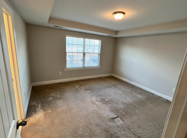 Building Photo - 6812 Hawser Ln