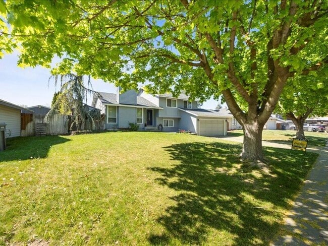 Building Photo - 8307 W Grand Ronde Pl