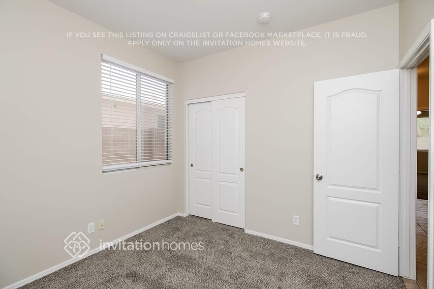Building Photo - 9541 E Keats Ave