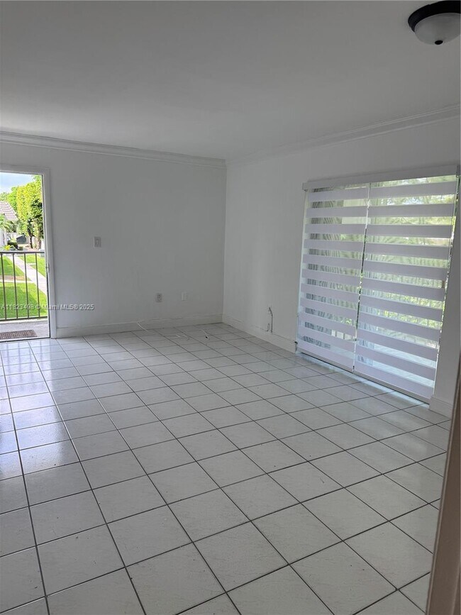 Building Photo - 6961 SW 129th Ave