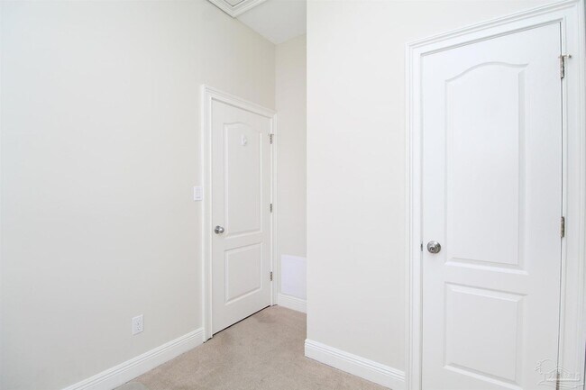 Building Photo - 32 N Donelson St