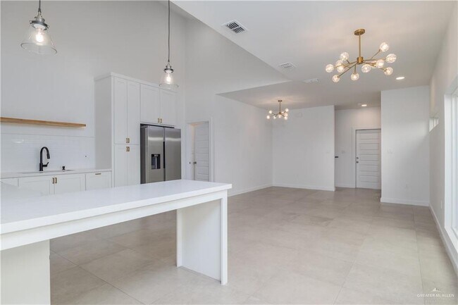 Building Photo - 2629 Warbler Ave