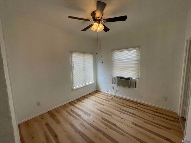 Building Photo - 244 S 15th Ave