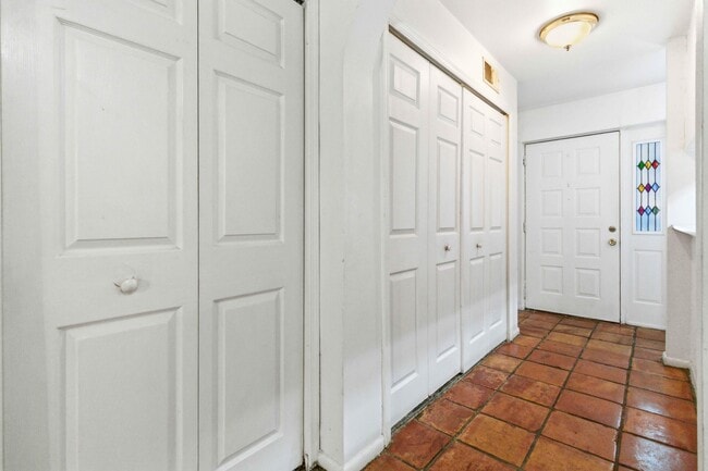 Building Photo - 2107 Hidden Grove Ln