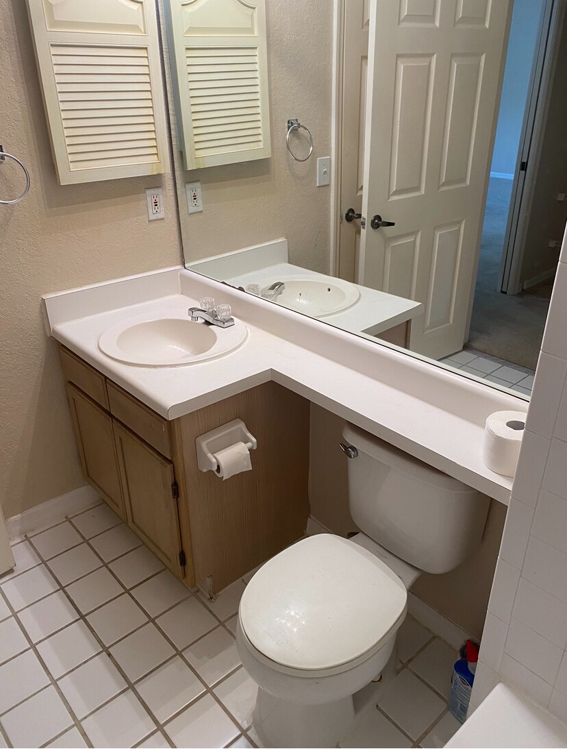 Full bath - 4670 Saint Croix Ln