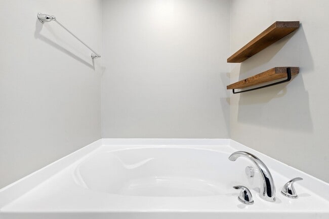 Building Photo - Modern Elegance in Brightleaf: 3-Bedroom Townhouse with Amenities Galore