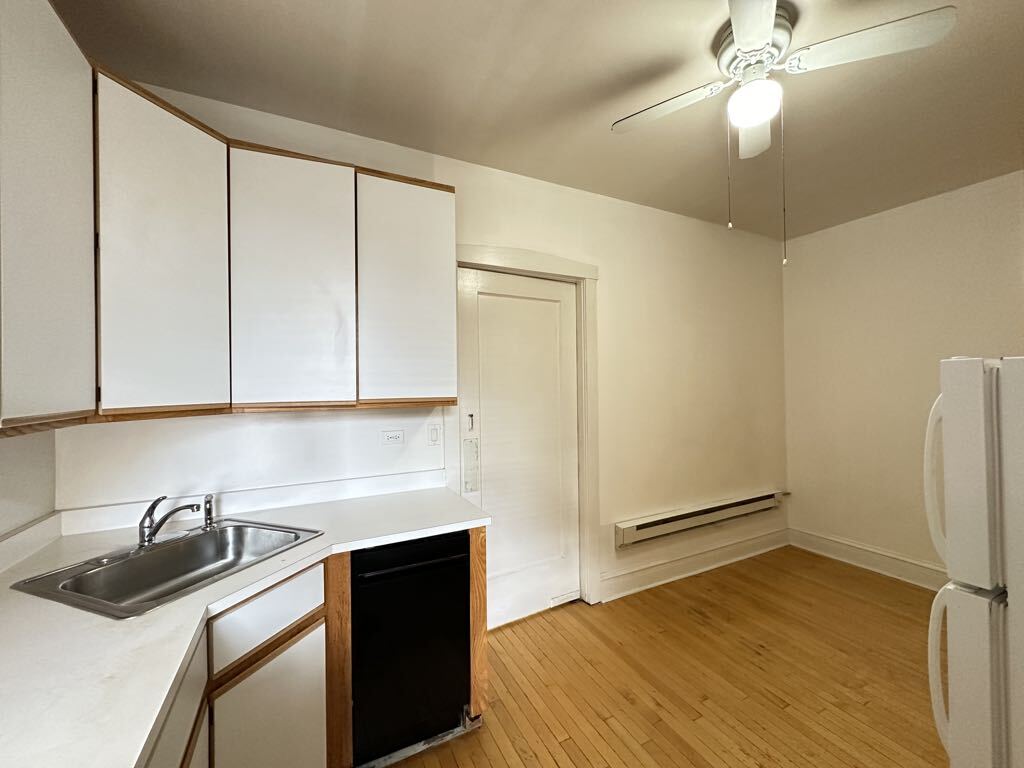 Building Photo - 1238 Oak Ave