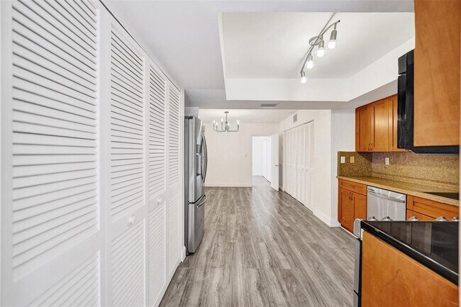 Building Photo - 103 Heatherbrook Way