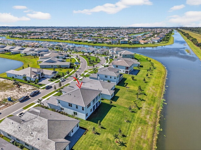 Building Photo - 15120 Wildwood Cir