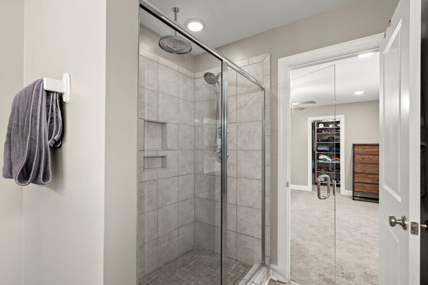 Building Photo - 65 Folly Road Blvd