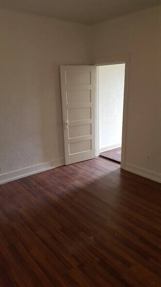 Building Photo - 2118 Bedford Ave