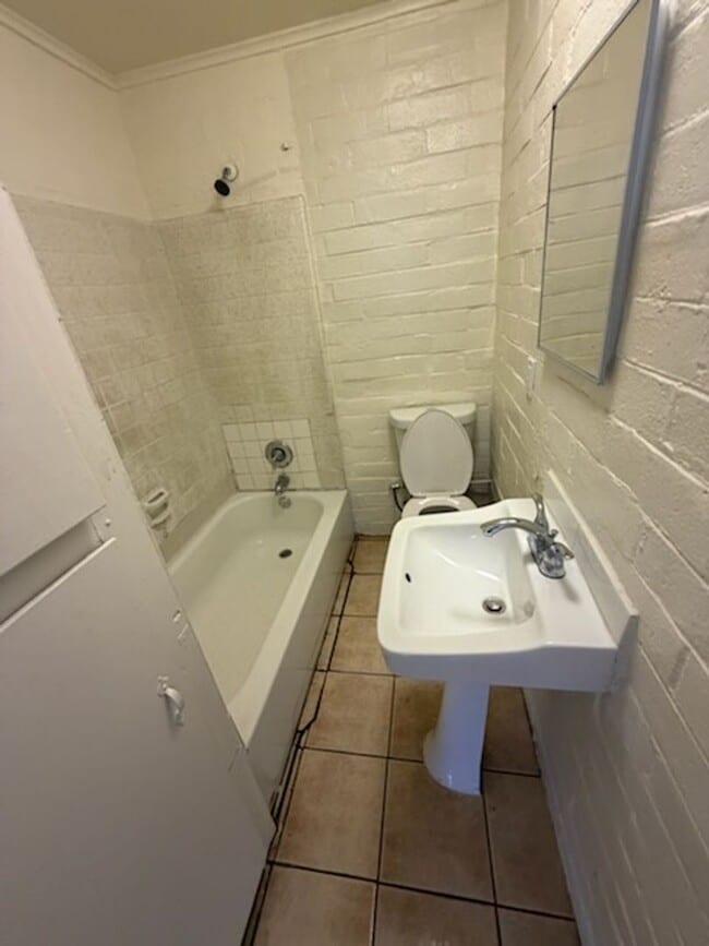 Building Photo - 2 Bedroom, 1 Bath Duplex for Rent In Ceres