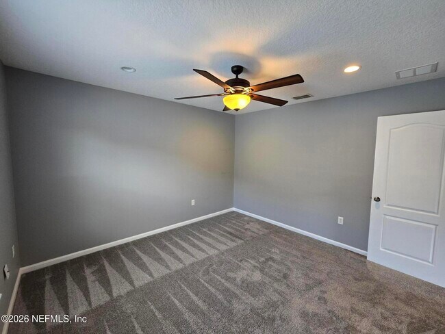 Building Photo - 180 Thornloe Dr