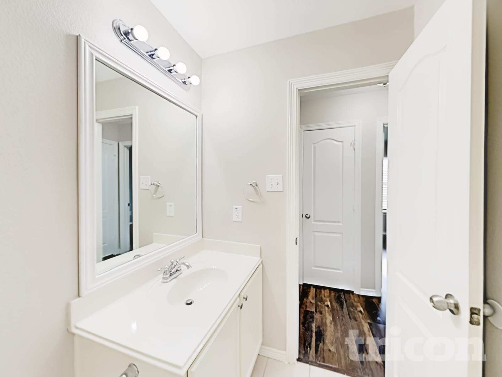 Building Photo - 2002 Briar Grove Dr