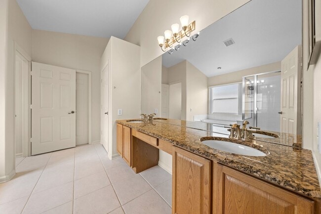 Building Photo - Immaculate 3 Bedroom Home in Gated Community - Stonefield